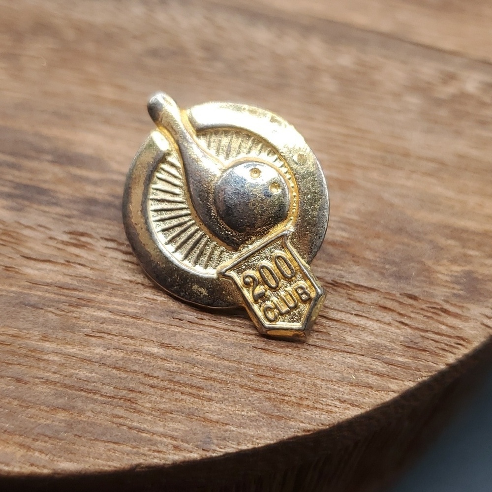 200 club bowling pin vintage B112‎